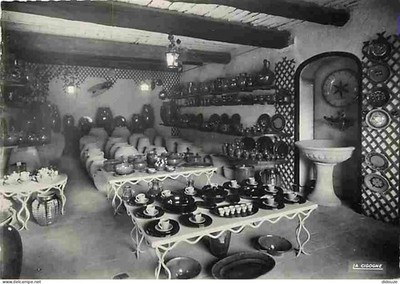 Postcard - 06 - Vallauris - And its Pottery - A magnificent showroom