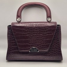 Borsa a mano Guess Olivia Rose Bordeaux Borgogna. Non ha tracolla