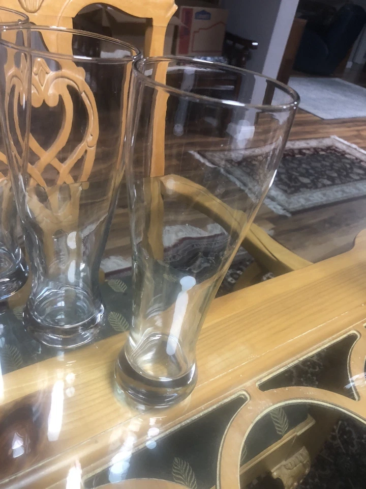 Gafas Libbey Rhinelander Pilsner / Juego de cuatro de 9" de alto Foto 2 de 4