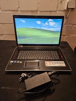 Packard Bell DT85 18,4'' FHD GT240M Blu-ray Win XP 300 Titel
