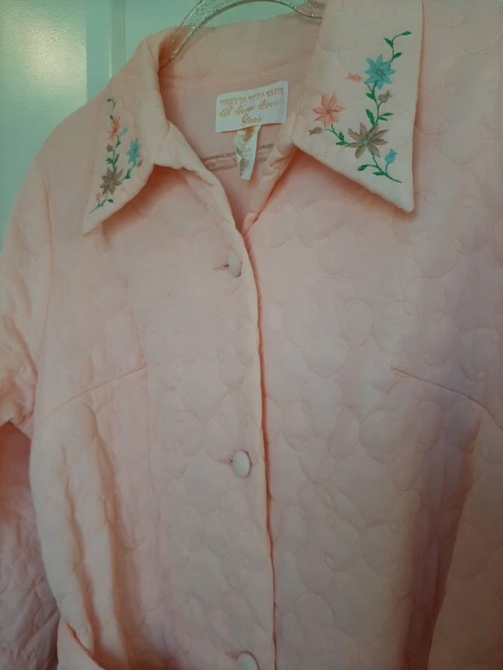 Abrigo largo vintage acolchado de satén melocotón con cinturón para mujer talla 40 ¡HERMOSO!! Foto 3 de 4