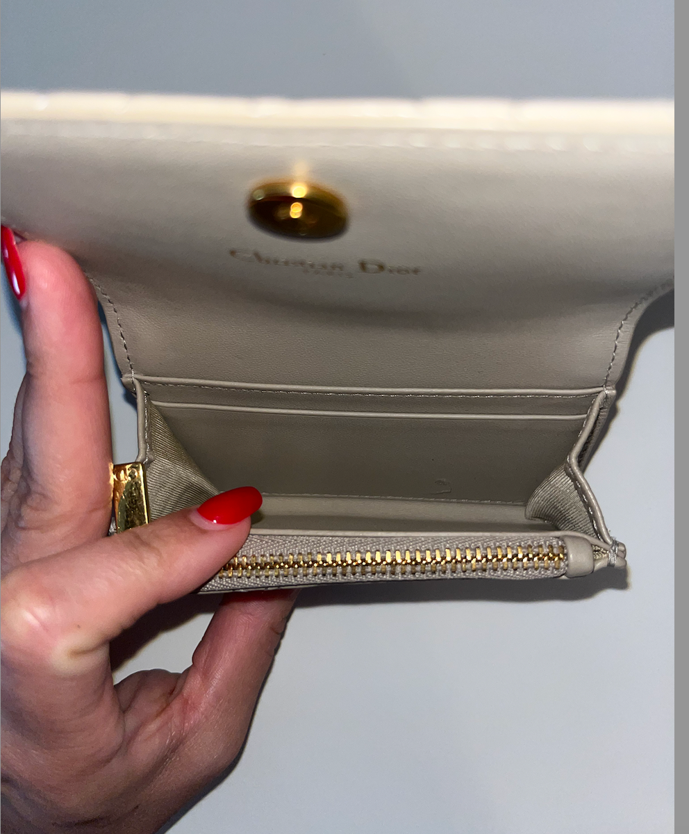 Christian dior caro glycine beige wallet, authentic, amazing