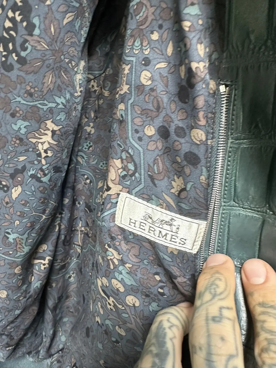 HERMES 1/1 FULL CROCODILE, SILK LINED JACKET: GREEN SIZE HERMES 1/1 FULL CROCODILE, SILK LINED JACKET: GREEN SIZE