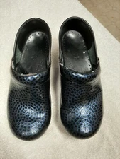 DANSKO BLUE BLACK EMBOSSED LEATHER SHOES/CLOGS SIZE 37