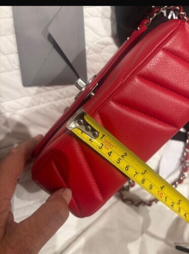 LOVELY AUTH CHANEL MINI CAVIAR CHEVRON ENVELOPE FLAP BAG - Picture 9 of 10