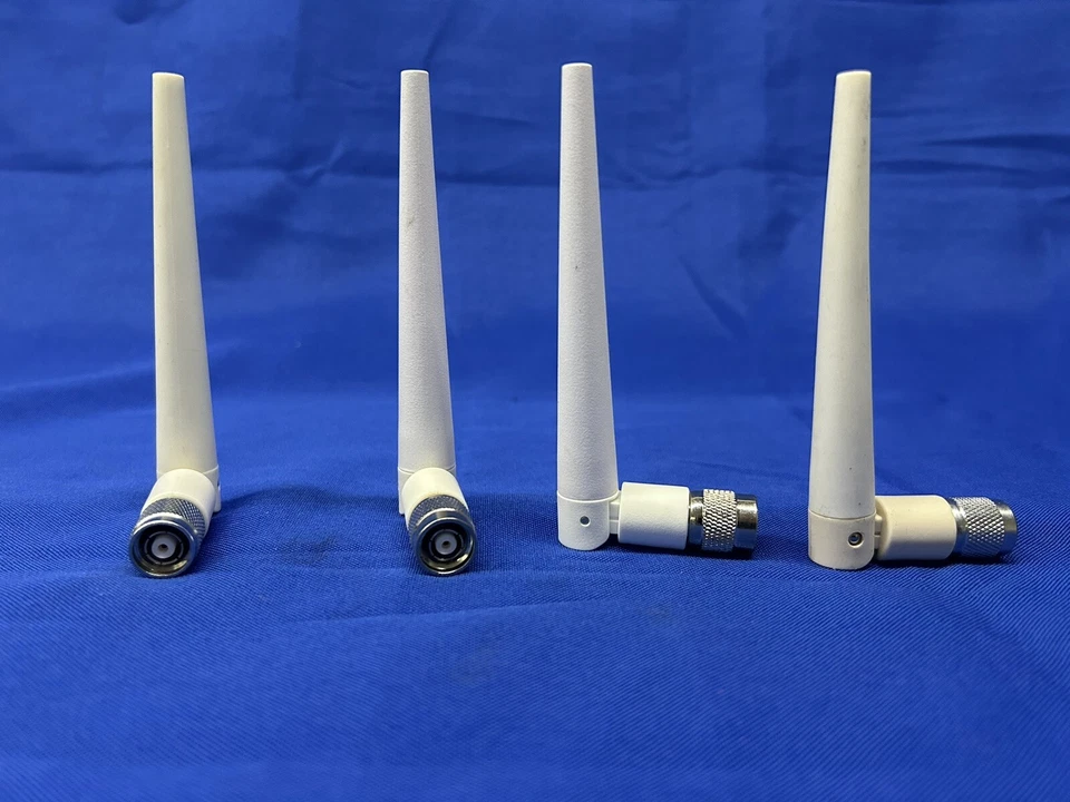 2.4GHz Articulated Dipole Antenna AIR-ANT2422DW-R 2.2 dBi Omni Directional Cisco - Image 3 of 4