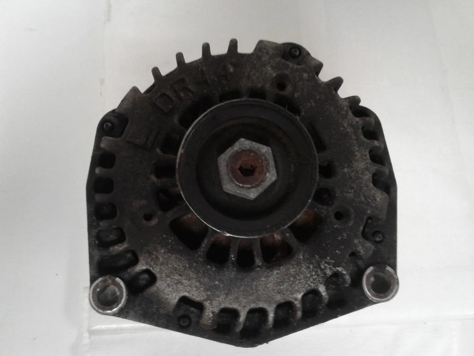 Alternador usado compatible con: GMC Envoy 2006 5,3 grado A Foto 2 de 4