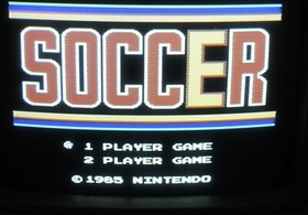 SOCCER  Kleine OVP  Nintendo  NES Spiel   Bienengr&auml;ber   GETESTET