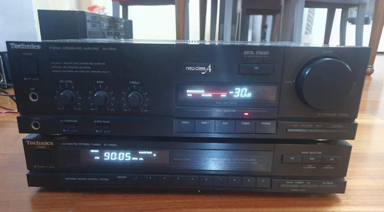 AMPLIFICATORE E RADIO Technics SU-X840 stereo 50Wx2 Class A Nero