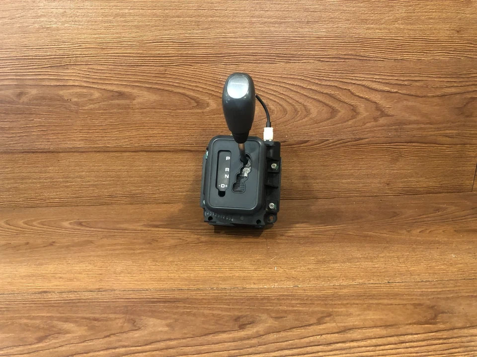 2003-2006 MERCEDES BENZ DODGE SPRINTER 2500 3500 OEM FLOOR GEAR SELECTOR SHIFTER - Image 2 of 4