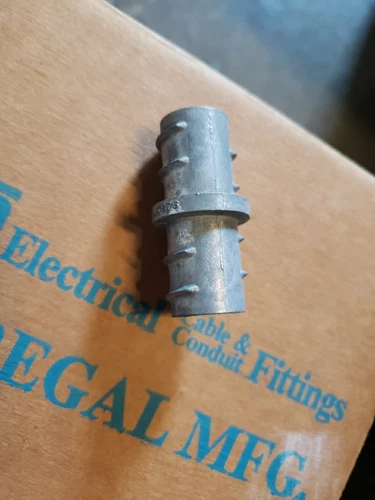 Box Of 50 Regal # 676 Screw-in Type 1/2" Flex Coupling