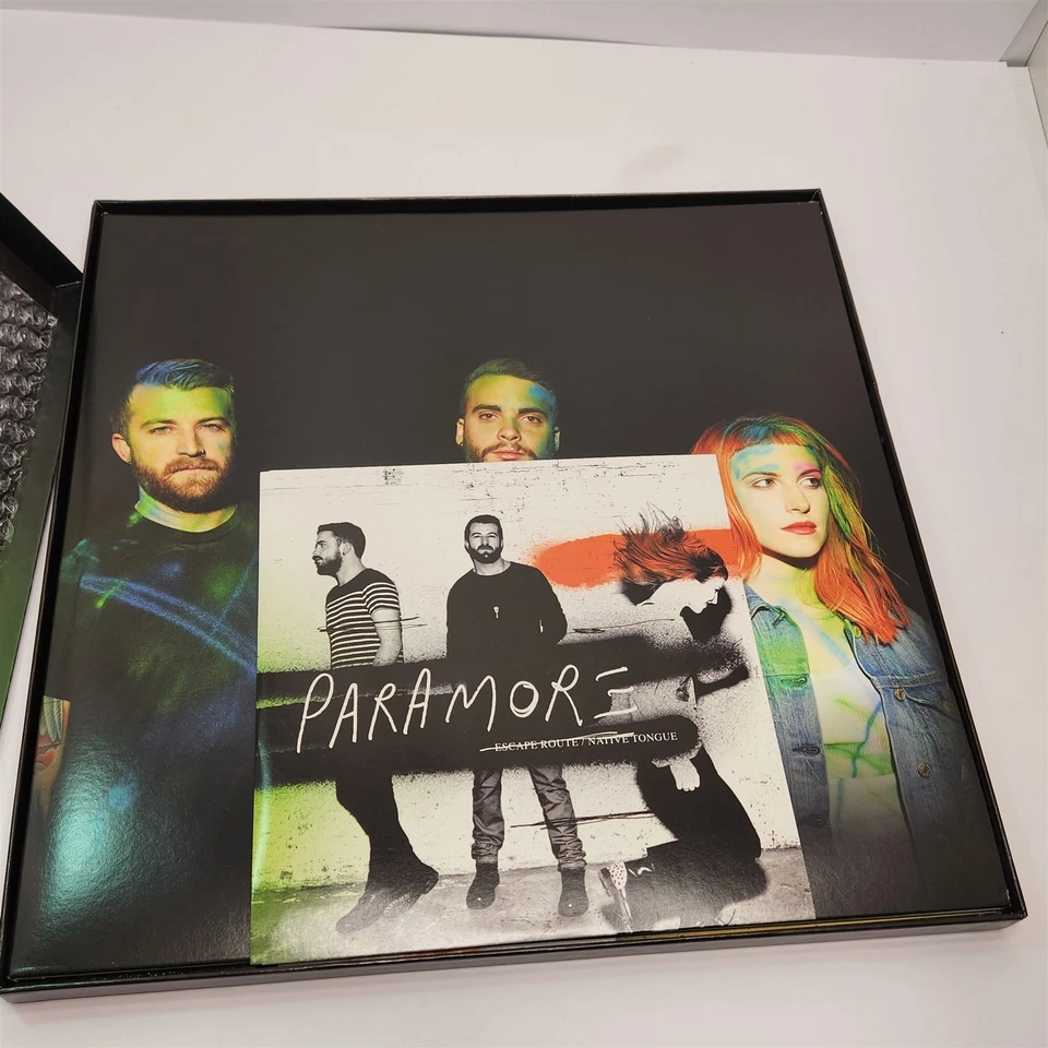 Paramore by Paramore Boxset 2-LP Set + 7" Single LP Vinyl Record 2015 - Image 3 of 4