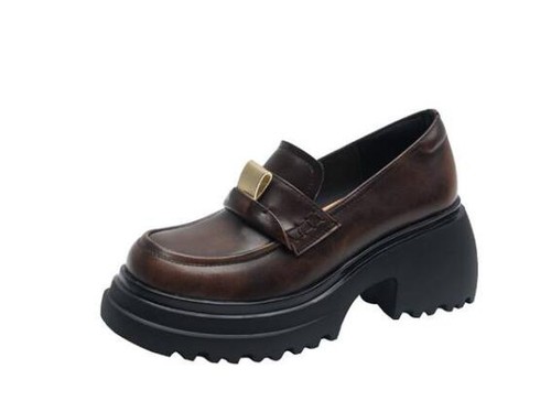 Damen-Slipper rund geschnitten Blockabsatz Plateau Metalldekoration Halbschuhe - Bild 10 von 10