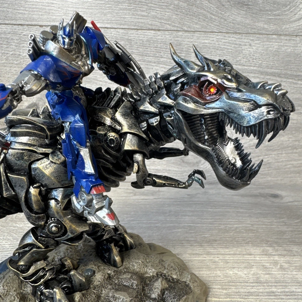 Transformers Age of Extinction Limited Edition Gift Set Grimlock Optimus Blu-ray - Image 3 of 4