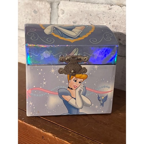 Vintage Early 2000s Cinderella Musical Jewelry Box