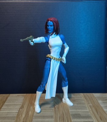 Marvel Legends X-Men Mystique Walgreens Exclusive 6