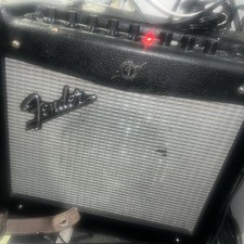 Fender Mustang I PR 824 Guitar Amplifier 70w