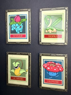 Pokemon x Natural History Museum Gilded Tiles Pin Badge Set Sofortversand Übersee