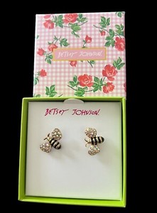 Authentic Betsey Johnson NIB Gold Plated Enameled Bumblebee Post Earrings