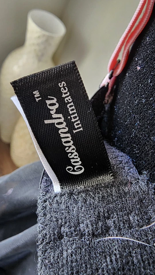 BABYDOLL CASSANDRA ÍNTIMATES NEGRO Y ROSA TONO ABIERTO CSMI CON VOLANTES TALLA M Foto 3 de 4