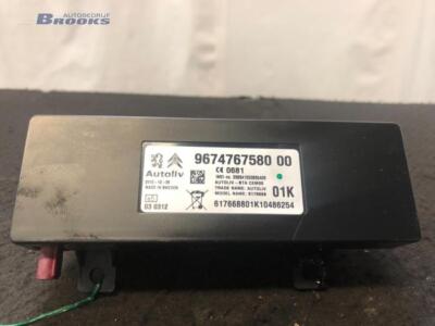 Audio-Verstärker Peugeot 308 I SW  9674767580 P15801547