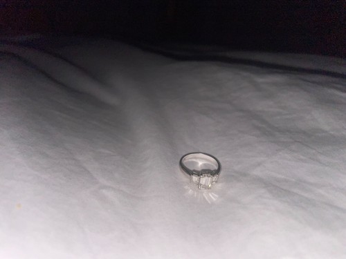 Emerald cut trinity diamond ring, great condition, size m - Picture 4 of 14