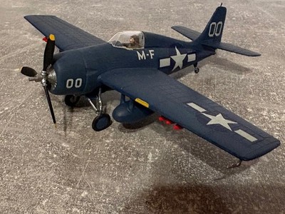 Grumman F-4F Wildcat Militärflugzeug Modell   gebraucht 1/72