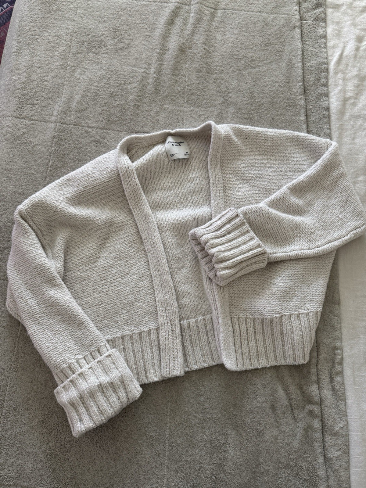 Abercrombie And Fitch Bone Color, Cropped Heavyweight Cardigan, Size Medium