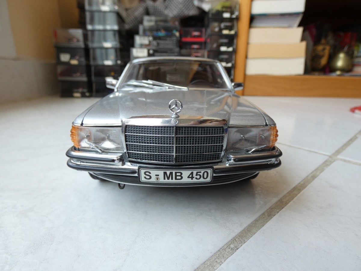 Miniature Motormax 1/18 - Ford Sedan 1940 Bleue