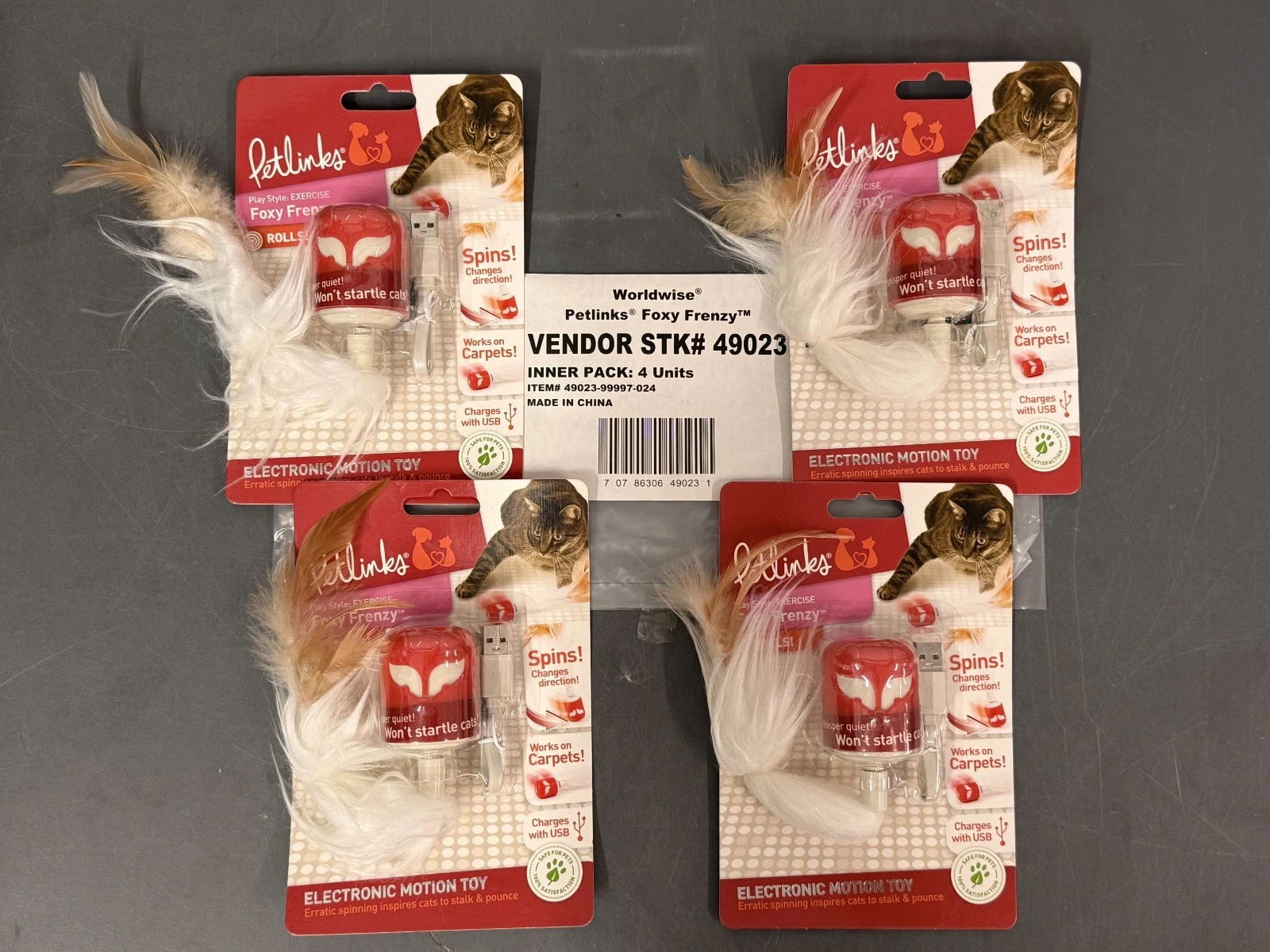 (QTY 4) Petlinks Rechargeable Foxy Frenzy Electronic Rolling Motion Cat Toys
Opens in a new window o