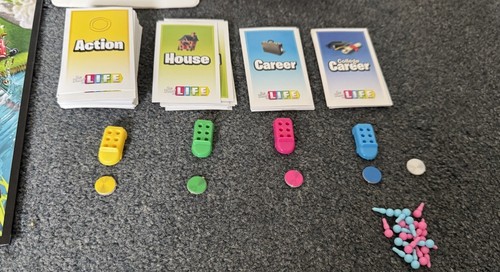 The Game Of Life Spin to Win Board Game Hasbro 2014 98% complete missing 4 pegs - Picture 3 of 7