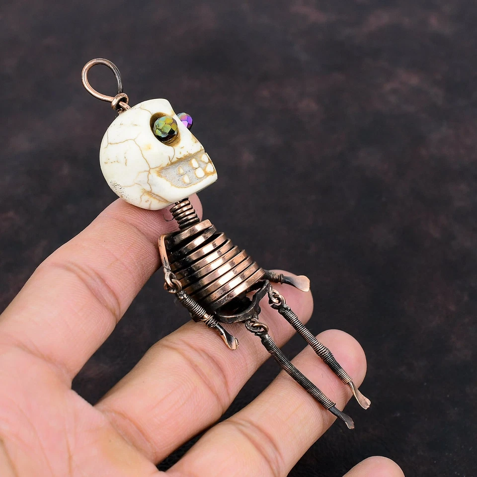 Cobre Howlita Piedra Titanio Cuentas Alambre Envuelto y Cara de Calavera Colgante Joyería Foto 4 de 4