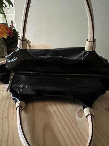Kate Spade shiny leather patent black & tan shoulder bag (See Description) - Picture 6 of 12