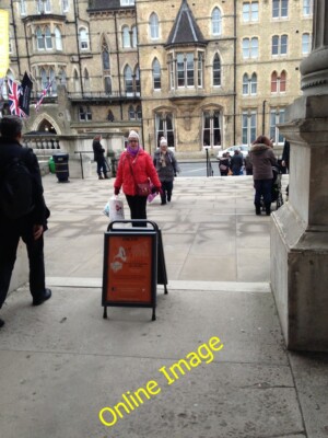 Photo 6x4 In and out of the Ashmolean Oxford/SP5106 As I leave the Ashmo c2013