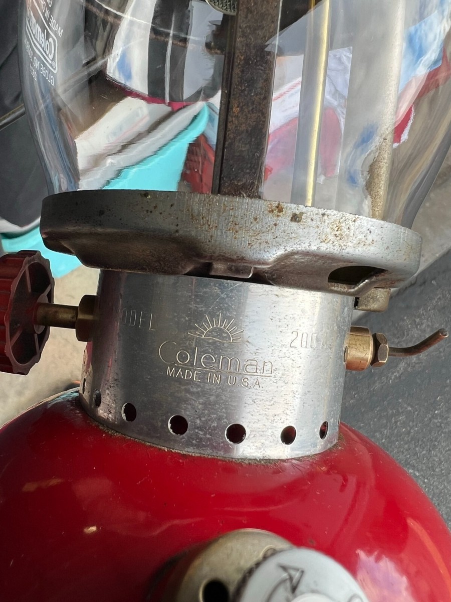 VINTAGE 12-1959 RED COLEMAN MODEL 200A SIGNAL MANTEL LANTERN