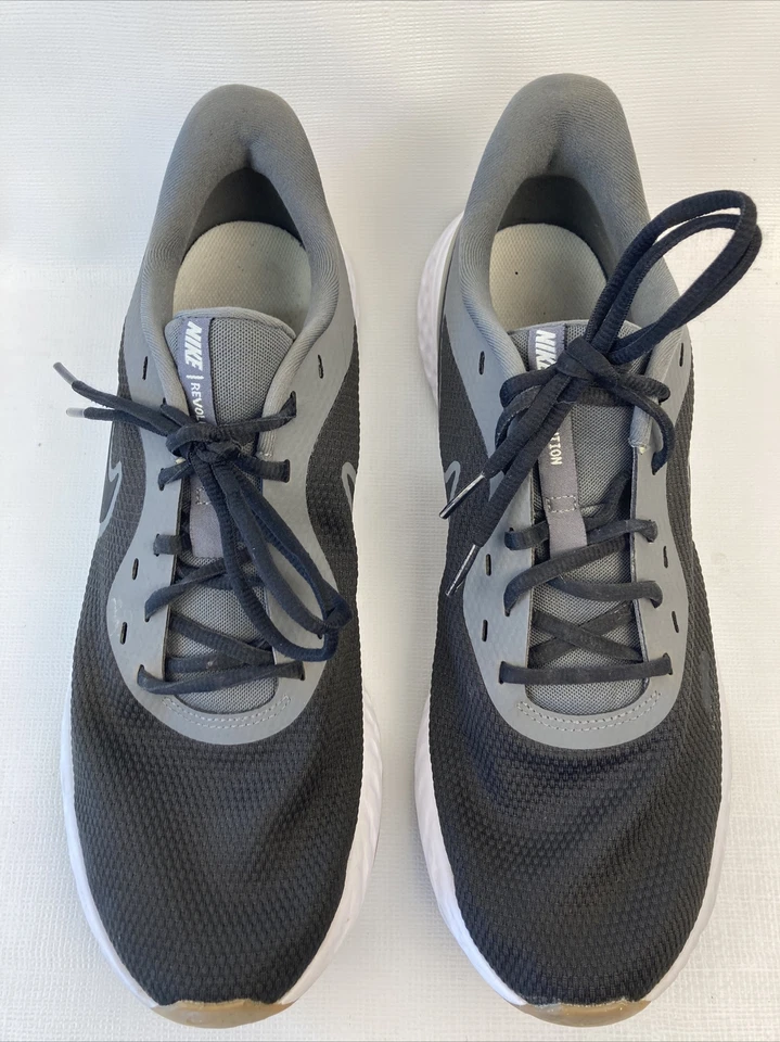 NIKE Revolution 5 Road Running Shoes Sneakers Mens Sz 13 Black Gray & Army - Image 3 of 4