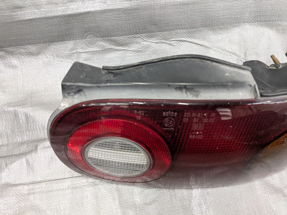 Luz trasera derecha pasajero Mazda MX-5 Miata 1990-1997 91NASU 90-97 Foto 4 de 4