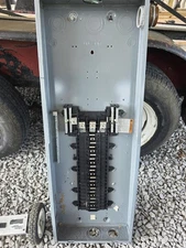 SQUARE D 200A QO MAIN LUG 3 PHASE 4 WIRE 240V PANEL NO COVER