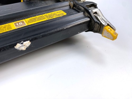 DEWALT DWFP12233 18-Gauge Precision Point Pneumatic Brad Nailer TESTED - Picture 9 of 15