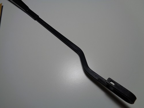 VW Mk3 Golf Vento - Front Windscreen Wiper Arm - Right Driver Side 1H2 955 410B - Picture 9 of 13