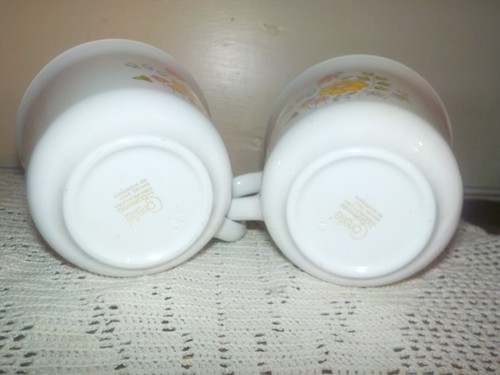 Vintage Corning Corelle SPRING MEADOW Coffee Cups 2 - Picture 7 of 9