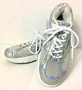 fila tennis shoes womens silver