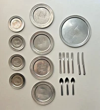 VINTAGE CHILD'S TOY METAL DINNERWARE SET - 18 PIECES