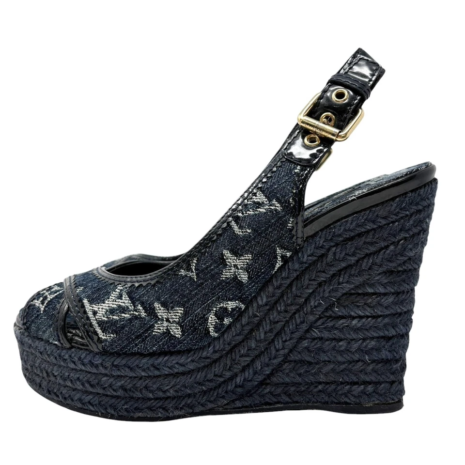 Sandalias de mezclilla LOUIS VUITTON vintage LV con logotipo con monograma #36 suela de cuña azul dorado Foto 4 de 4