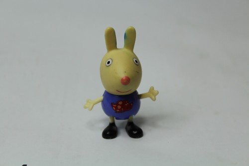 Peppa Pig Freundin Rebecca Hase mit Triceratops lila Shirt Figur - Bild 1 von 10