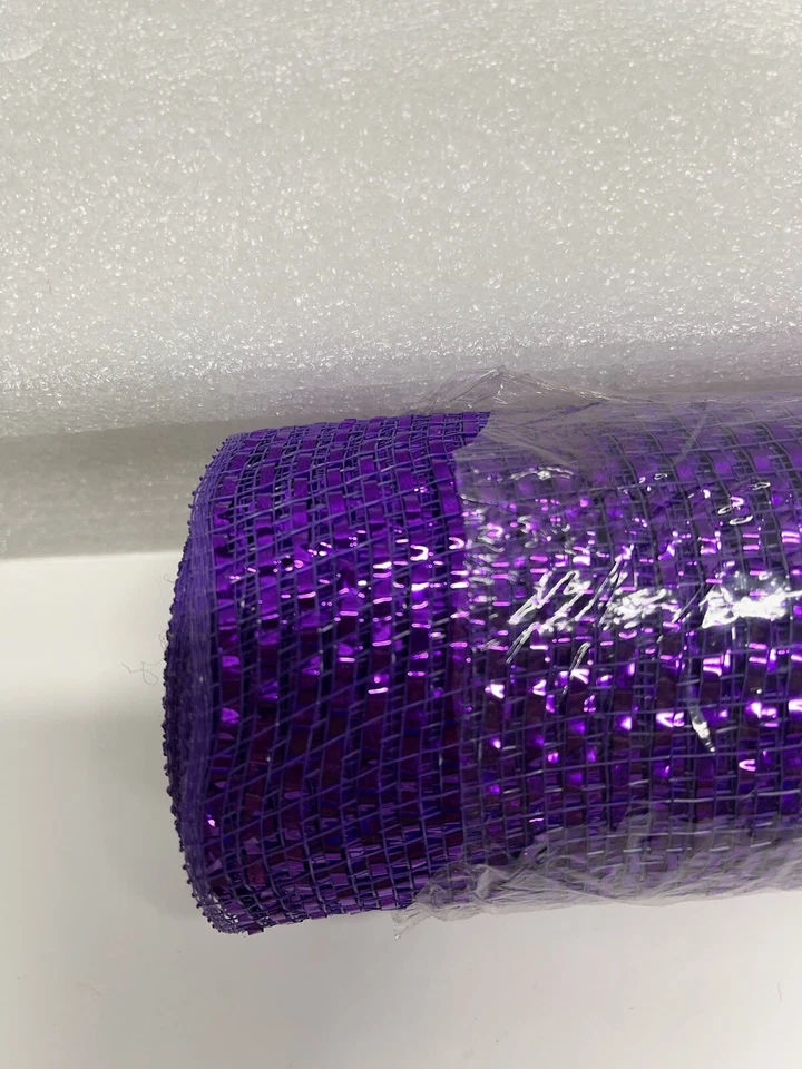 Cinta morada de malla decorativa, tamaño grande.  "21"" de ancho por 30 pies de largo" Foto 2 de 4