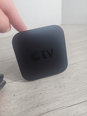 Apple TV 3rd Generation A1469 8GB Digital HD Media Streamer No Remote