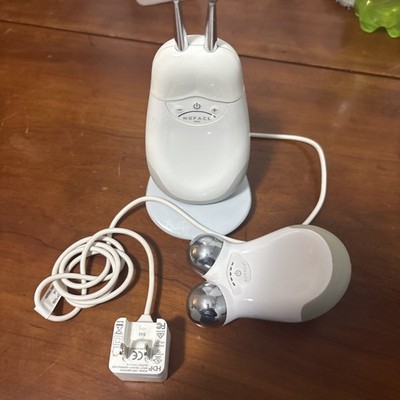 NuFace White Trinity With  eye attachment Charging Dock, Power Adapter works REA
