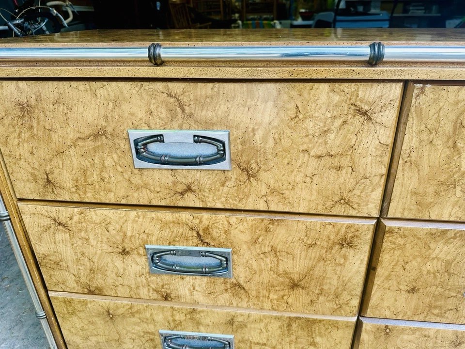 Juego de mesita de noche tocador Mid Century BOHO imitación madera burlwood bambú Hollywood Regency Foto 2 de 4