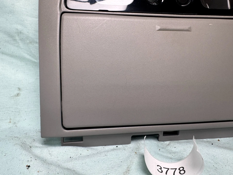 06-11 Lexus GS300 GS350 GS430 Overhead Console Dome Light Sunglass Holder Grey - Image 2 of 4